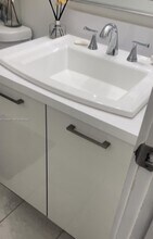 10000 NW 9th St Cir in Miami, FL - Building Photo - Building Photo