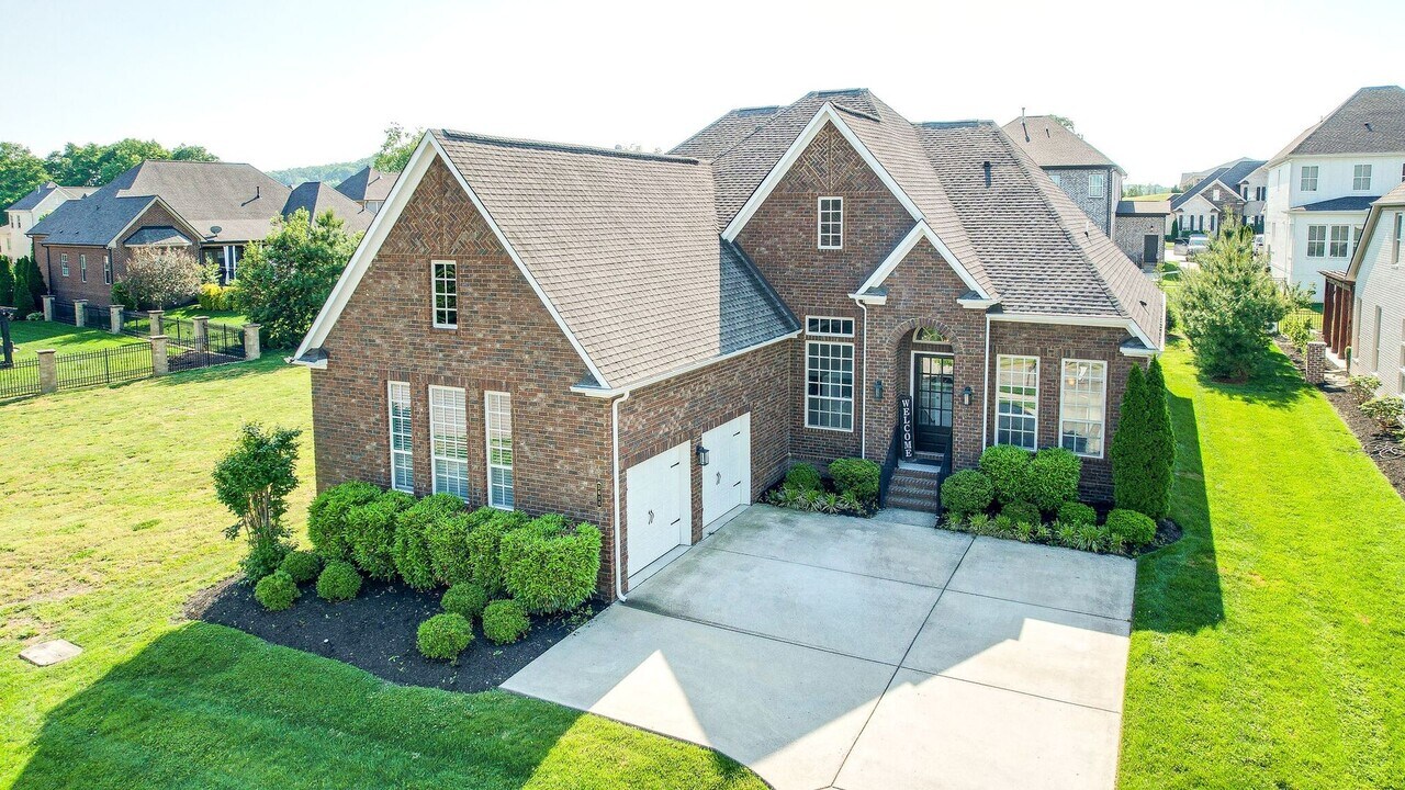 3611 Martins Mill Rd in Thompson's Station, TN - Building Photo