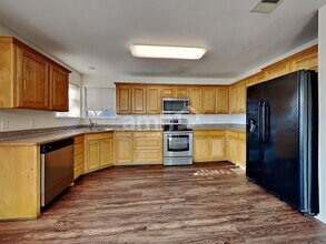 1013 White Marlin Dr in Burleson, TX - Building Photo - Building Photo