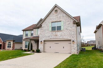 18004 Duckleigh Ln in Louisville, KY - Building Photo - Building Photo