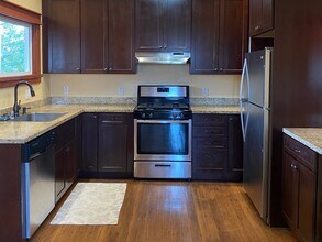 21280 Geyserville Ave in Geyserville, CA - Building Photo - Building Photo