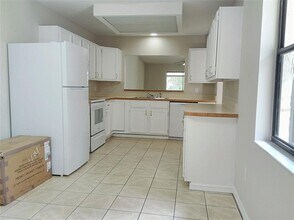 717 Wright Ct in DeLand, FL - Building Photo - Building Photo
