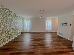 512 Barbary Coast Ln in Jarrell, TX - Building Photo - Building Photo