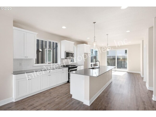 17226 SW Kite Ln in Beaverton, OR - Building Photo - Building Photo