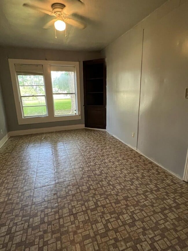 3960Harding Dr in Beaumont, TX - Building Photo - Building Photo