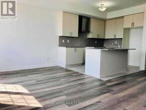 7 Heswall Ln in Newmarket, ON - Building Photo - Building Photo