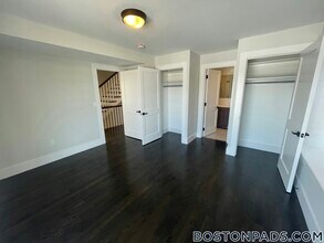 54 Taylor St in Boston, MA - Building Photo - Building Photo