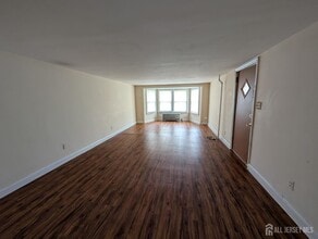 217 MacArthur Ave in Sayreville, NJ - Building Photo - Building Photo