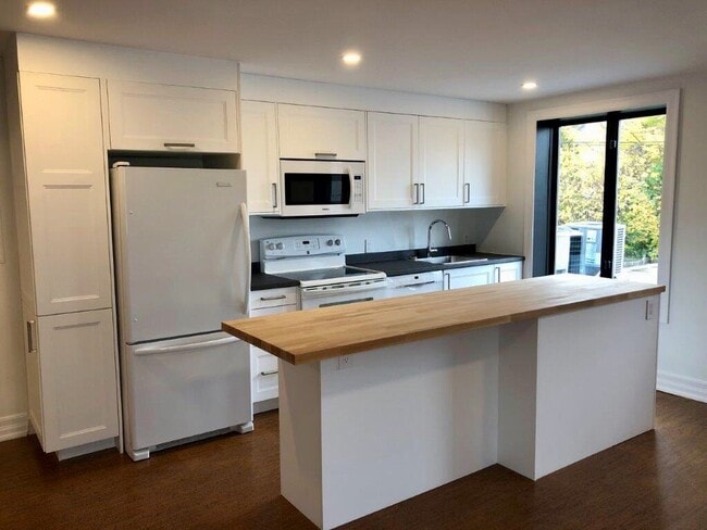 property at 86 Poplar St