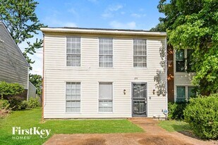 3041 McVay Trail Dr in Memphis, TN - Building Photo