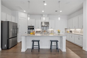 11905 Bayshore Cv in Austin, TX - Foto de edificio - Building Photo