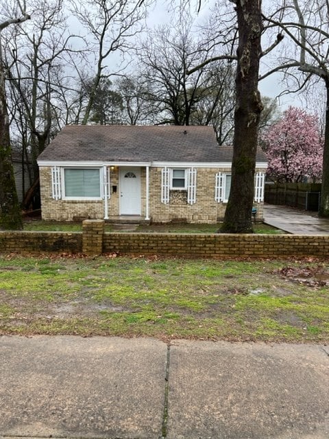 property at 5605 Lee Ave