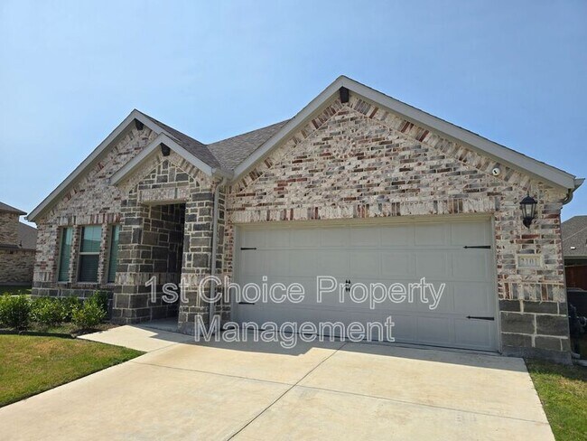 2101 Sun Star Dr in Haslet, TX - Building Photo - Building Photo