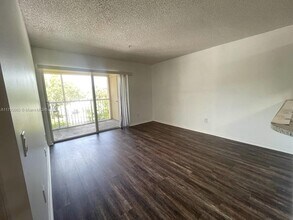420 S Park Rd in Hollywood, FL - Foto de edificio - Building Photo