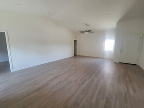 8501 Grandy St in Bakersfield, CA - Building Photo - Building Photo