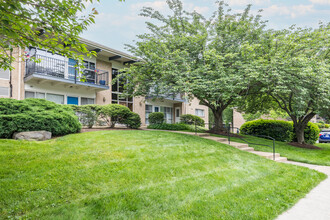 Fairfax Heritage Condominums in Annandale, VA - Foto de edificio - Building Photo