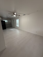 626 37th St, Unit Main House in West Palm Beach, FL - Building Photo - Building Photo