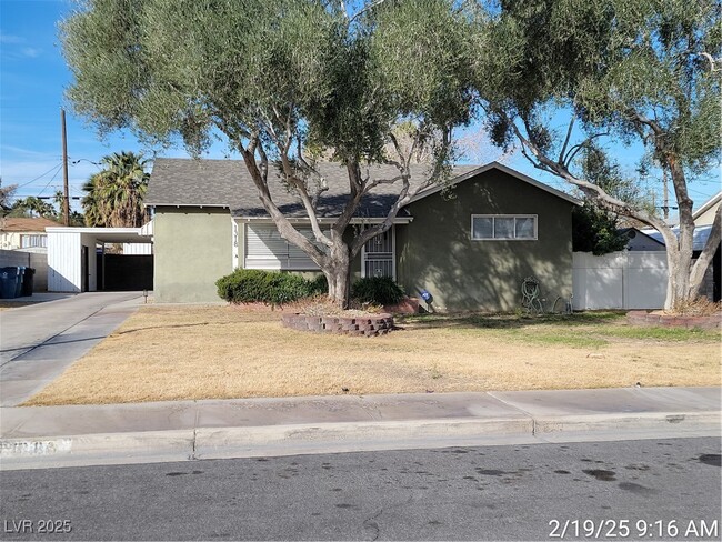 1318 Darmak Dr in Las Vegas, NV - Building Photo - Building Photo