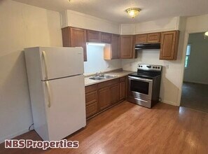 867 N Gallaher View Rd, Unit 106 in Knoxville, TN - Building Photo - Building Photo