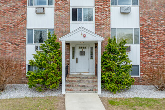 Country Estates Condominiums in Townsend, MA - Foto de edificio - Building Photo