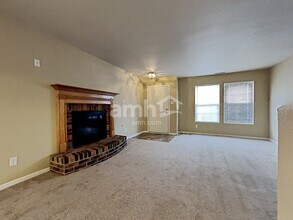 1624 Wagner Dr in Shelbyville, IN - Foto de edificio - Building Photo