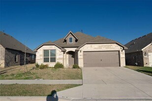 5928 Pine River Ln in Fort Worth, TX - Building Photo