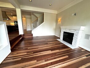 5770 Ashworth Ave N in Seattle, WA - Building Photo - Building Photo