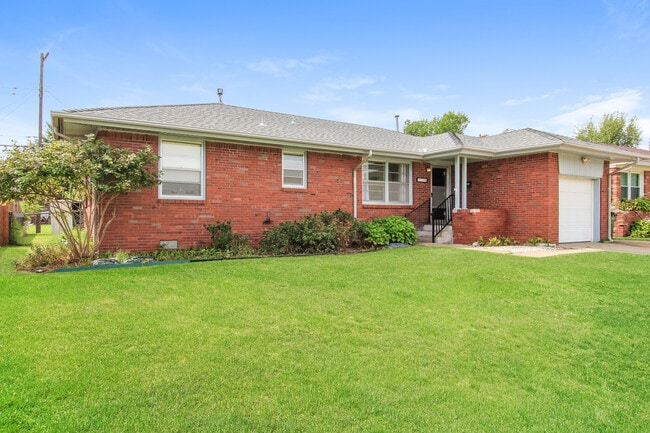 1516 Sheffield Rd in The Village, OK - Building Photo - Building Photo