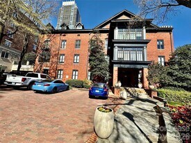 229 N Poplar St in Charlotte, NC - Building Photo