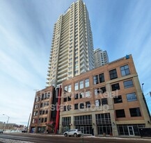 10410 102 Ave NW in Edmonton, AB - Building Photo