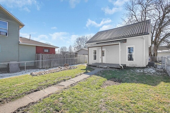 property at 131 S 2nd St