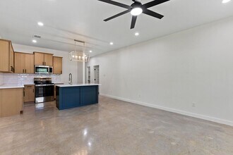 1300 S 7th Ave in Denison, TX - Building Photo - Building Photo