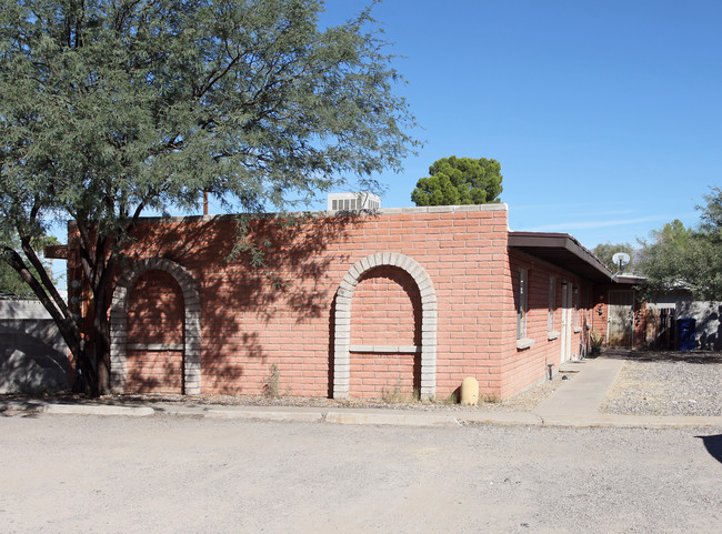 2633-2643 N Dodge Blvd in Tucson, AZ - Building Photo - Building Photo