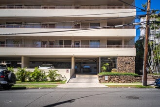 The Oahuan Tower in Honolulu, HI - Building Photo - Building Photo