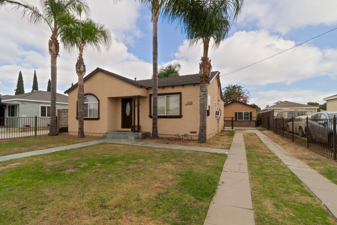 12516 Waldorf Dr in Lynwood, CA - Foto de edificio