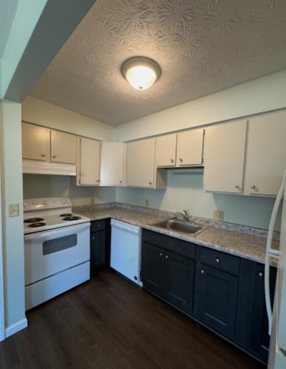 245 E Main St, Unit B in Norwalk, OH - Building Photo