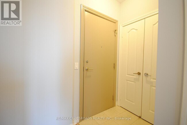 70 Town Centre Court in Toronto, ON - Building Photo - Building Photo