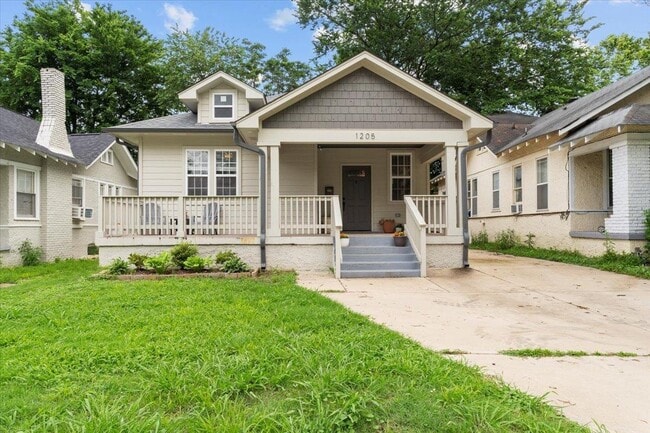 1205 Forest Ave in Memphis, TN - Building Photo - Building Photo