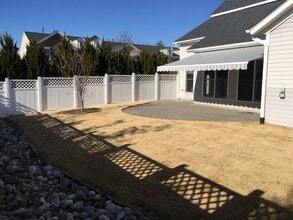 202 Frontgate Dr in Cary, NC - Foto de edificio - Building Photo