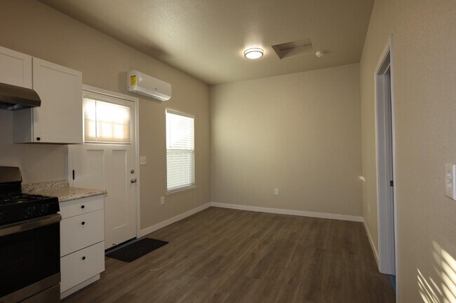 1461 N Ferger Ave in Fresno, CA - Building Photo - Building Photo