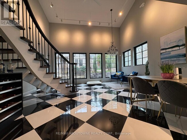 181 King St