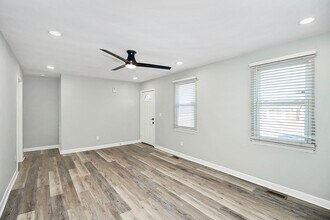 2921 Ravencroft Dr in Charlotte, NC - Building Photo - Building Photo