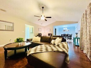 289 Honeysuckle Way in Niceville, FL - Foto de edificio - Building Photo