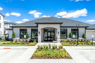 Broadstone Sierra Vista in Rosharon, TX - Foto de edificio - Building Photo