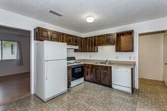 3012 E 1st St N in Wichita, KS - Building Photo - Building Photo