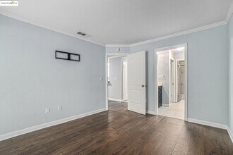 1122 S Villa Way in Walnut Creek, CA - Building Photo - Building Photo