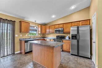 215 Stonewall Dr in Jackson, MO - Building Photo - Building Photo