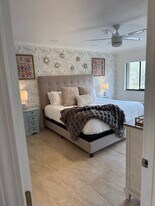 1800 Mariner Dr, Unit Apt. 6 in Tarpon Springs, FL - Building Photo