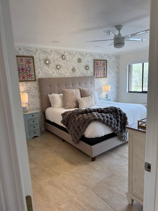 property at 1800 Mariner Dr