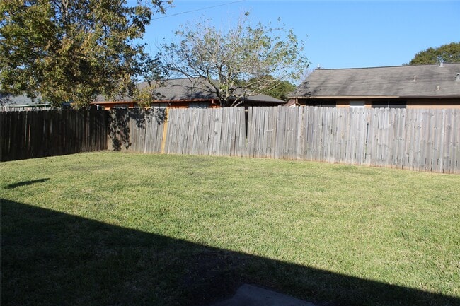 2015 Lazy Ln in Missouri City, TX - Building Photo - Building Photo